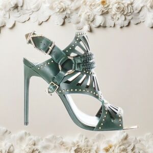 Beautiful and glamorous shoes from designer Ivy Kirzhner size 8.NWOT